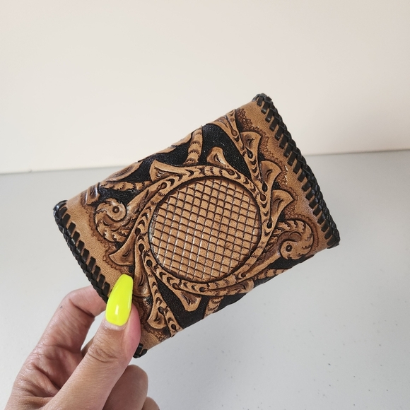 Vintage Tooled Brown Leather Wallet Mens Handmade 1970s Western Boho Cowboy 70s - Picture 3 of 9